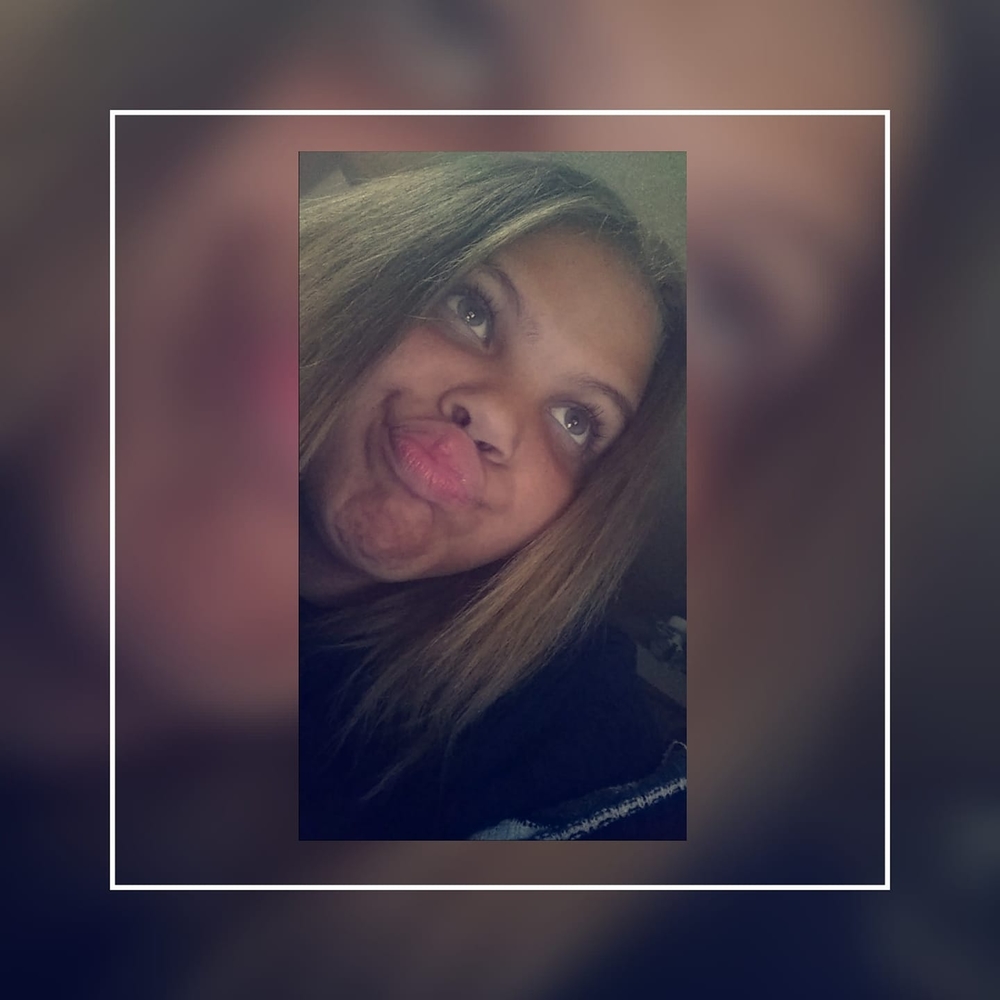 Meet your Posher, Issa raylee